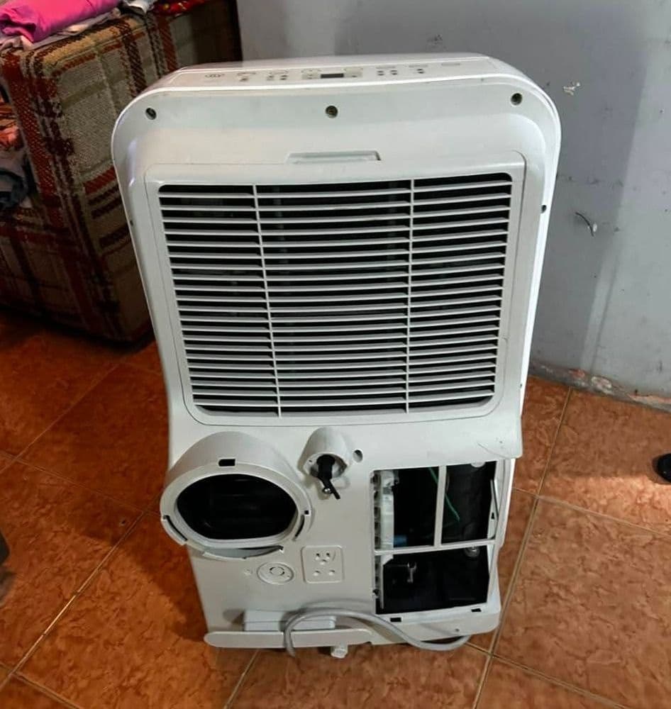Midea 12,000 BTU Portable Air Conditioner - Image 1 of 2