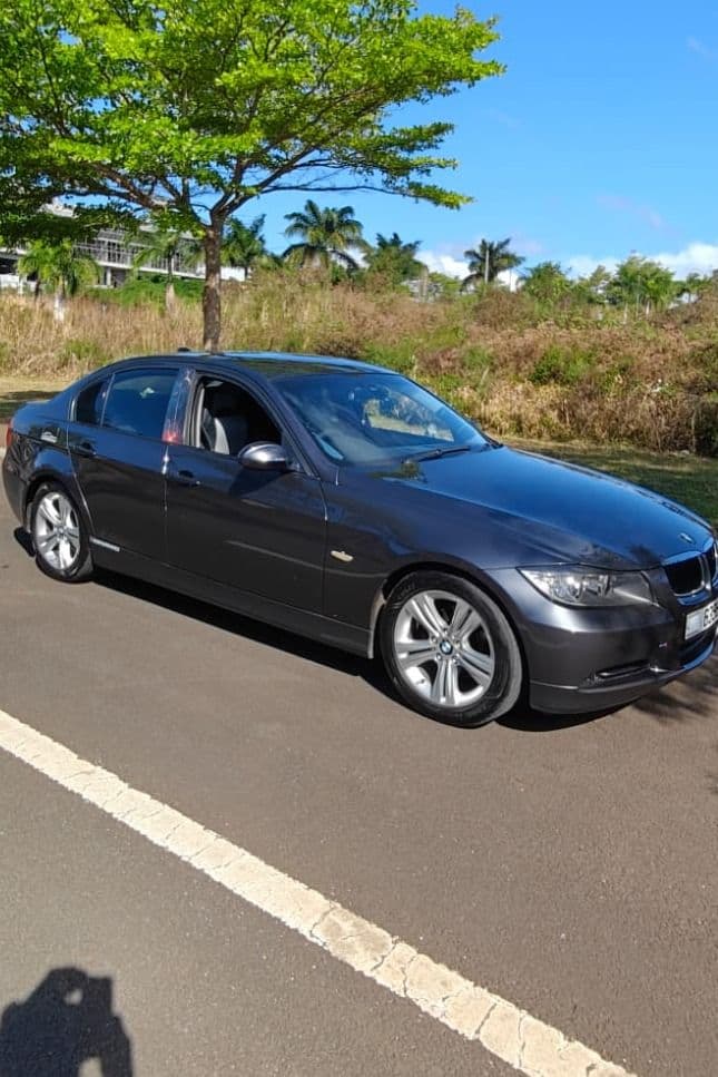 BMW 3 Series Sedan - Image 1 of 8