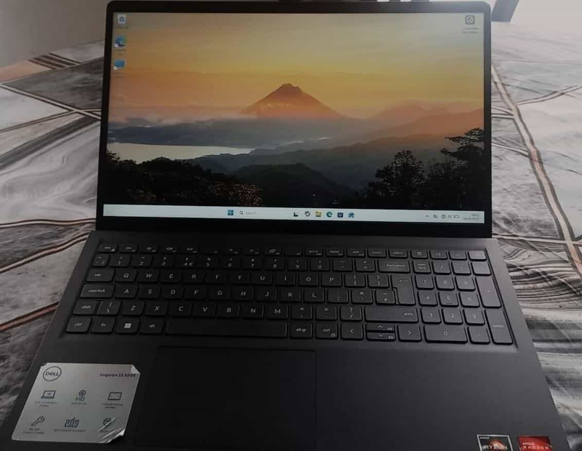 Dell Inspiron 15 3000 Laptop AMD Ryzen 5 3500U
